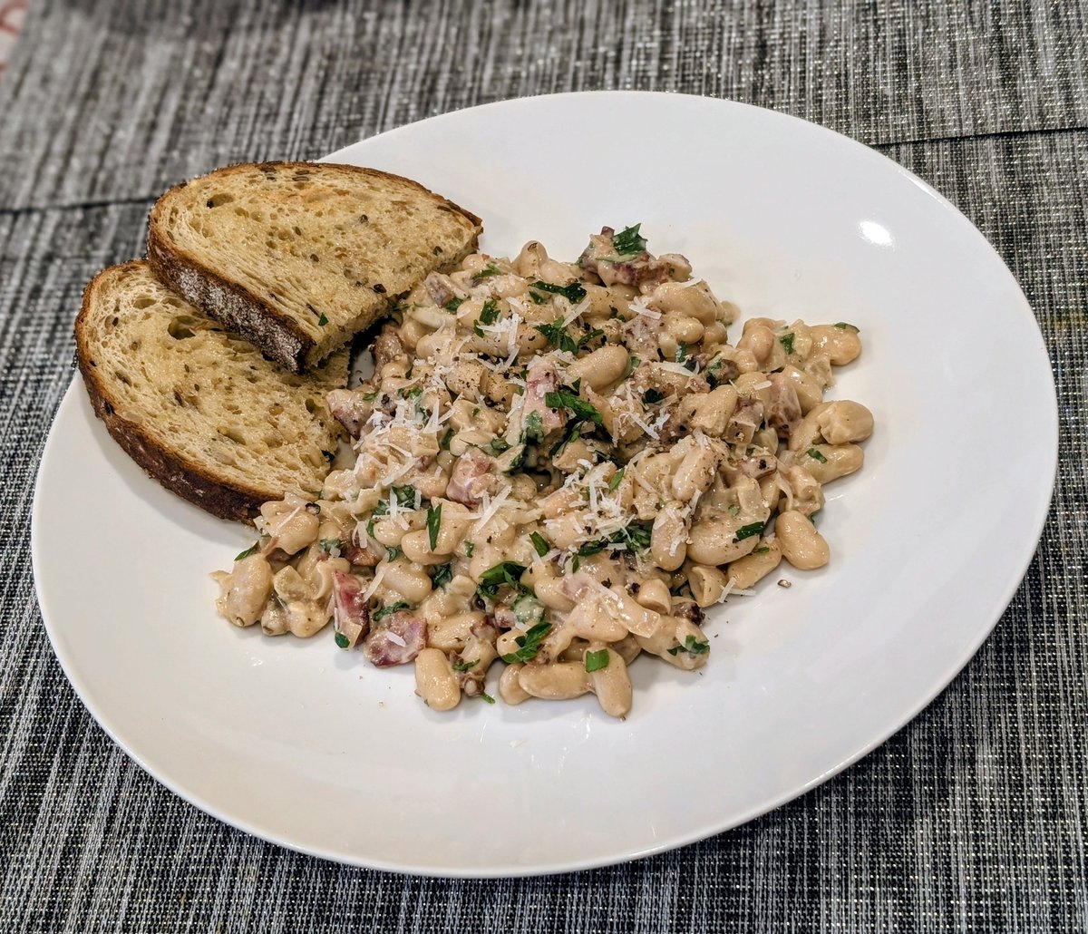Phoenix0317's tweet photo. White Bean Carbonara with Toasted Sourdough Bread 
#chefathome #homecooking #goodeats #myhappyplace #mykitchen https://t.co/UbIRRoAwWT