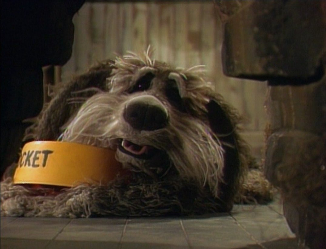 superactimore's tweet photo. @Raclure03 C'est le chien de Fraggle Rock,qui n'arrive jamais à attraper un Fraggle...coïncidence ?🤔😅 https://t.co/MQfcQ3voF9