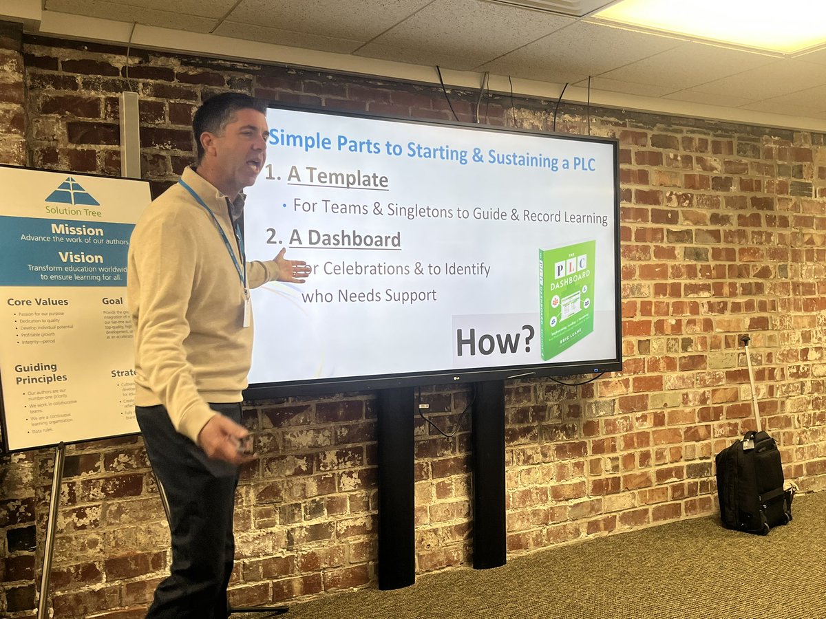 CrecArtsMiddle1's tweet photo. Shout out to my buddy @BrigLeane and other Solution Tree authors for their awesome presentations on their best selling books! Thank you @SolutionTree https://t.co/hGqBoNB6Fk