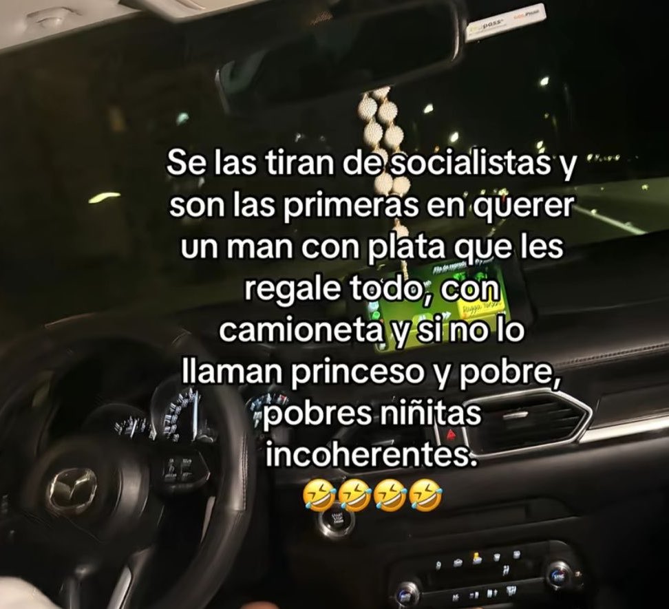 samueljomb08's tweet photo. No se ataquen https://t.co/ytrCAfMi3q
