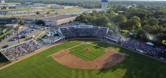 BW_Baseball20's tweet photo. After a great conversation with Coach Dolan! I am beyond blessed and grateful to receive my first collegiate offer from St. Cloud State University! #AGTG #gohuskies @CIboysBaseball @CIHS_Activities https://t.co/hl1hVFt5t4