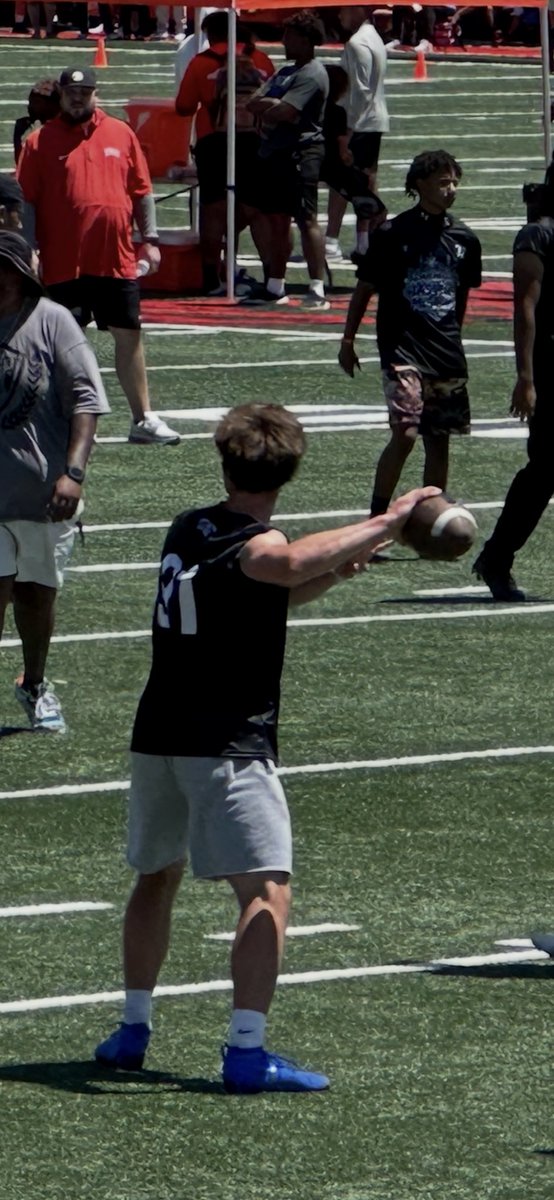 heinrich2028's tweet photo. Blessed to be able to compete at the Las Vegas Mega Camp! Great competition and a great learning experience! 
@LANCEOSRN @CoachLanceo @QBHitList @BrandonHuffman @salesi_u @PrepRedzoneWA @JordanJ_ @lvmegacamp @CoachSaville @PrepRedzone @Wahifootball https://t.co/f2XVRpqdNH