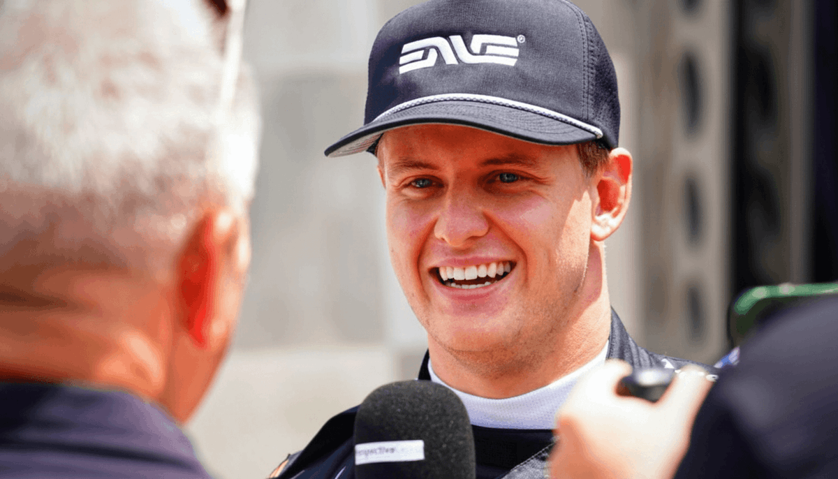 wirelingo's tweet photo. 🏎️ Zooming into success! 
Mick Schumacher is the 2026 Indianapolis 500 Rookie of the Year! 🇩🇪 
At just 27, he's not only making waves in motorsports but also giving us a thrilling way to dive into language learning. 
Understanding sports lingo enriches your skills and brings cultural events to life. 

👉 Discover the story and level up your language game! 

🇫🇷🇩🇪🇯🇵🇨🇳🇪🇸 | advanced+

Learn More: https://t.co/zIHMlSTw1E