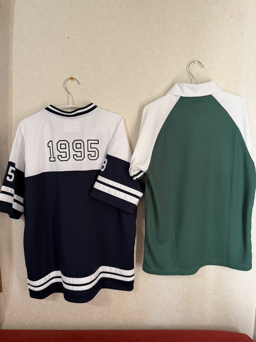 yayocoba3117's tweet photo. 昨日、天神のタイフェスに行ってきました🇹🇭
EGOの服は本当どれもかわいくて、普段使いできそう😊
颯くんが着てて一目惚れのホッケーシャツは自分用に、グリーンのシャツは娘用に
後ろ姿もかわいい😍
実はもう一つ欲しいのあって…
やっぱり買えばよかったな😂
#アビスパ福岡
#EGOSPORT https://t.co/swbOfYpIRS