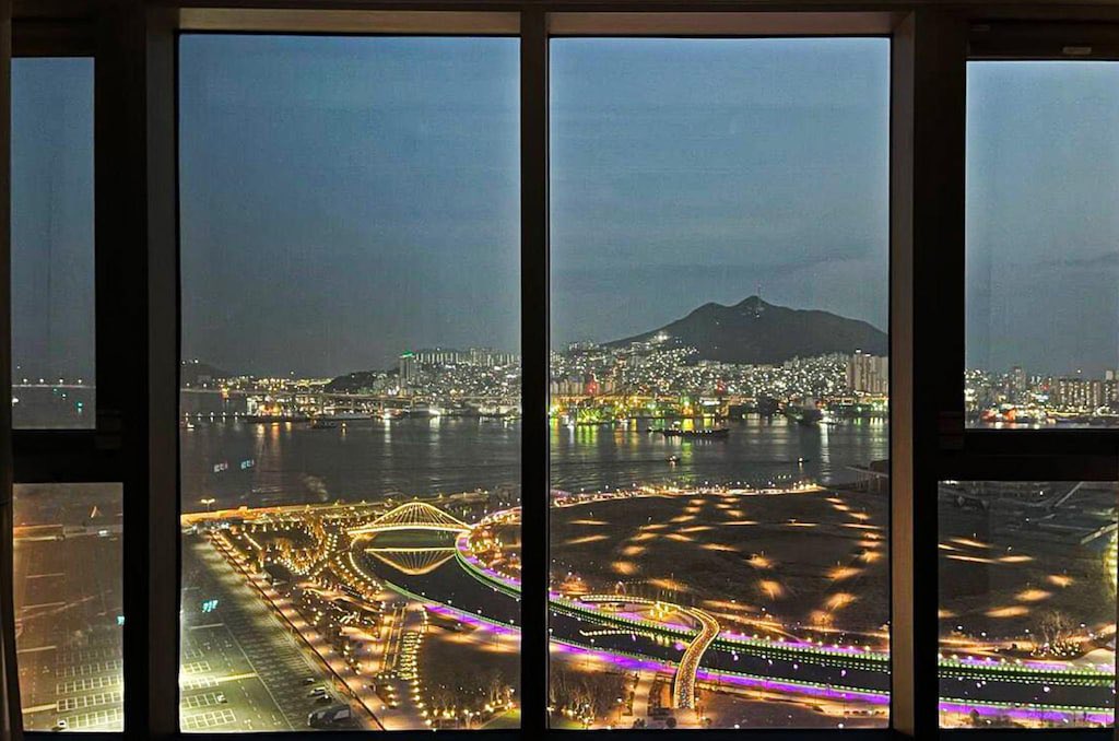 PersonKimInKor's tweet photo. 💜 Coming to Busan for the BTS concert?

Looking for a place that’s not just expensive, but reliable, spacious, and close to Busan Station.

🏠 66㎡ Suite (Ideal for 1–2 guests)
🏠 160㎡ Suite (Perfect for families & groups)

📍 About 12km from the concert venue
🚉 Near Busan Station
🧳 Luggage storage available
🕒 Flexible check-in & check-out
📺 Netflix • YouTube • OTT
💪 Gym access

Currently available for booking.
DM for details and reservations ✨

#BTS #BTSARMY #BTSBusan #BusanConcert #ARMYTravel #BusanTravel #KoreaTravel