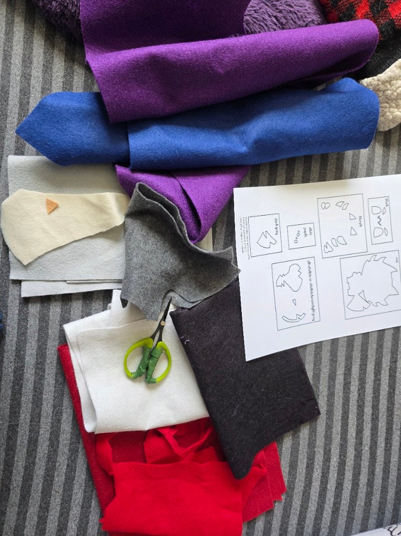 heidiclee's tweet photo. Let's make a felt Zade! #crimzonmuze https://t.co/i8ovr918Of