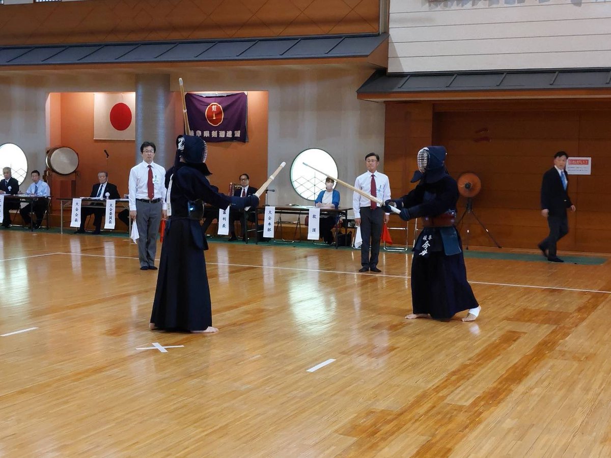 zengosaidan's tweet photo. ネブラスカの
竹刀剣道で見せる構えの「楷·行·草」 https://t.co/gmnbQQVx1s