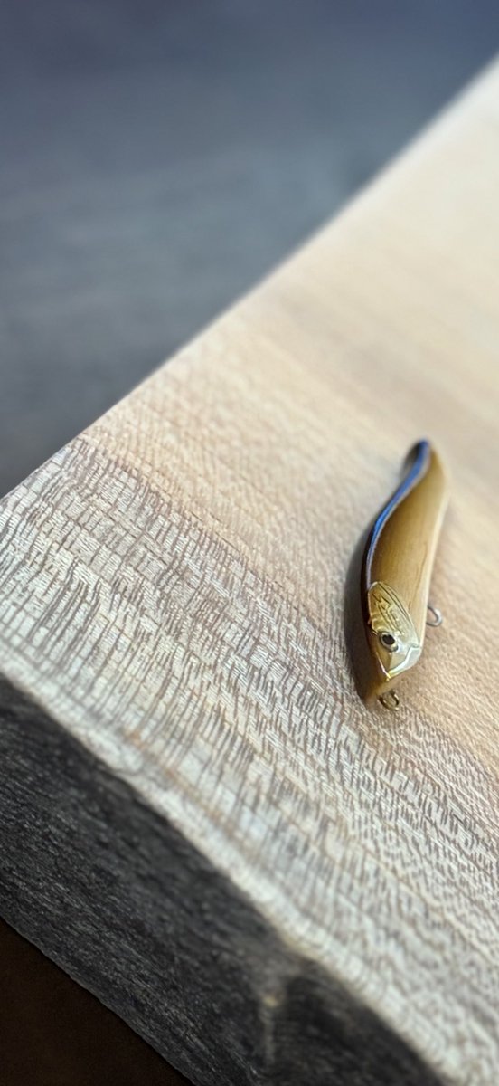 DEERS70's tweet photo. DuckTail 50S
牡鹿半島産の一枚板から切り出し、磨いた杉材と。
#deersminnow
#handmadelure
#troutfishing https://t.co/1BxvF9OczP