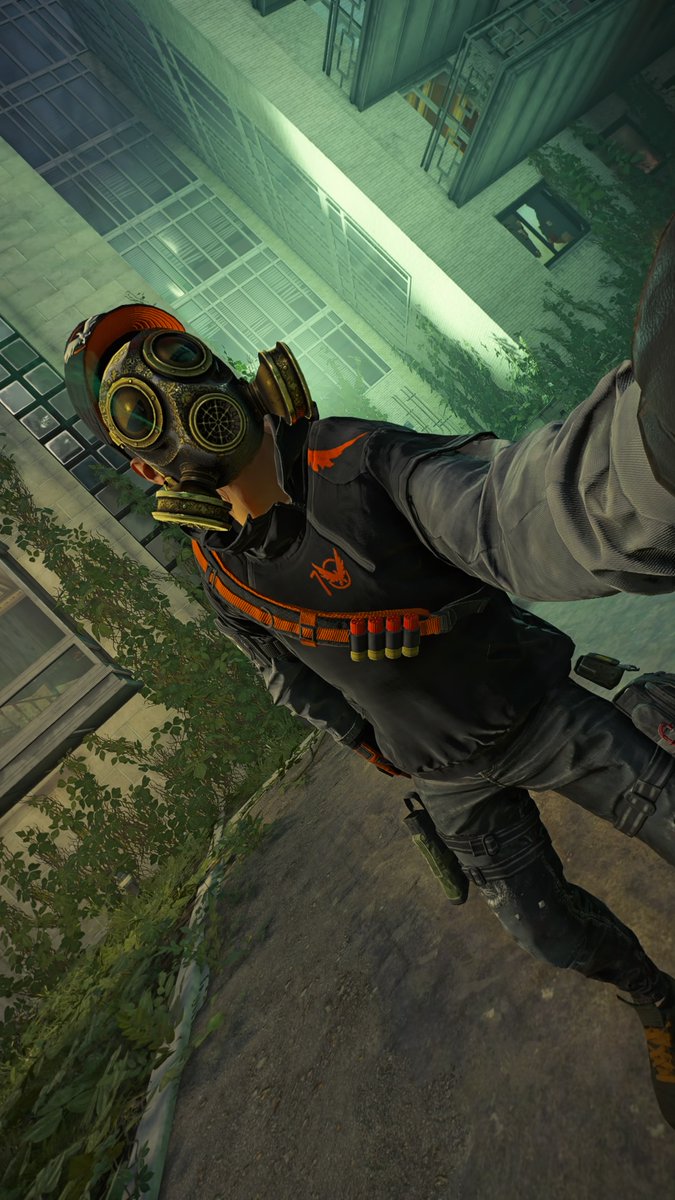 SkullyGates's tweet photo. just a few selfies on the camera roll @TheDivisionGame https://t.co/iZ48a8buC2
