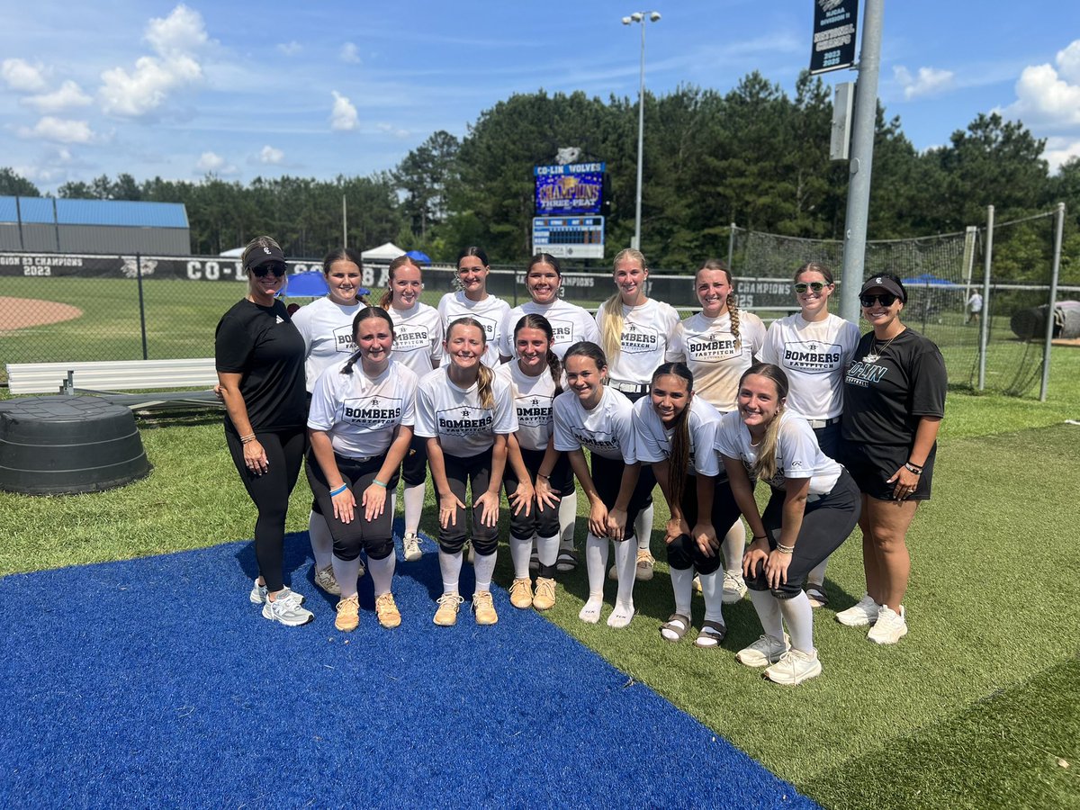 LacyMia5372's tweet photo. Huge thanks to @PearlRiverSB and @CoLinSoftball for hosting this weekend as me and the  @msbombers_gc crew opened up our summer season! I can’t wait to see what the summer has in store for this team! https://t.co/qImL7oGNKU