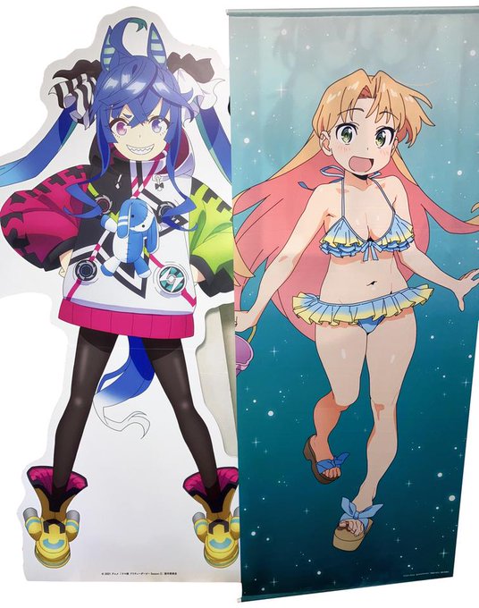 等身大らしいので並べてみましたが
ターボのほうがデカイんだ… 