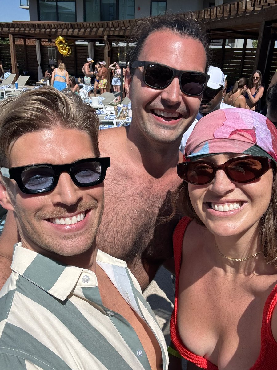 Marshbro10's tweet photo. Summer should be fun @imkylecooke #loverboy #summerhouse https://t.co/wyGomzamKF