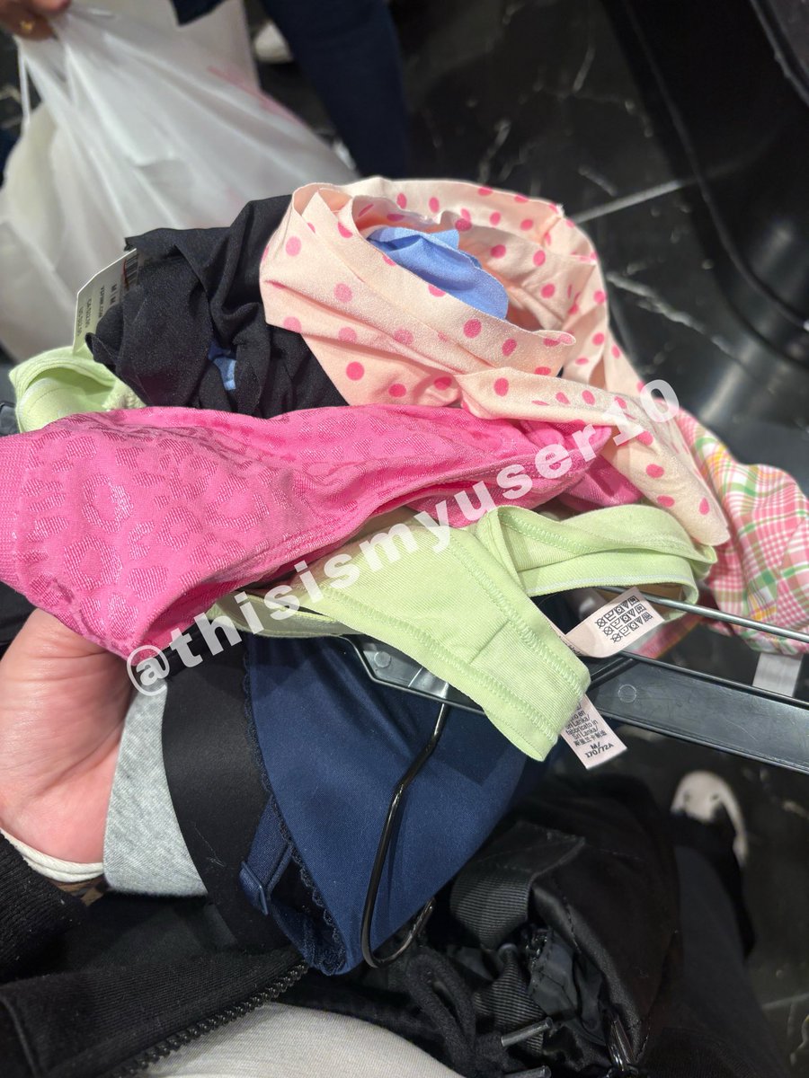 thisismyuser10's tweet photo. he pays, i pay him back by giving him a haul after 🎀🛍️ https://t.co/0mEZagbLGO