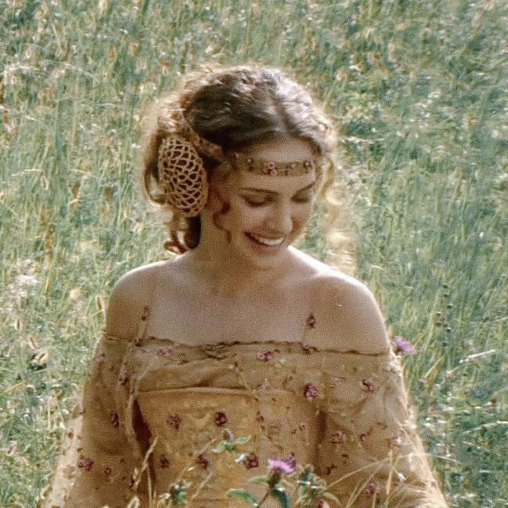 periodborgia's tweet photo. Female characters who are too good and empathetic for the universe they live in will always have my heart https://t.co/EGjMj9qgIL