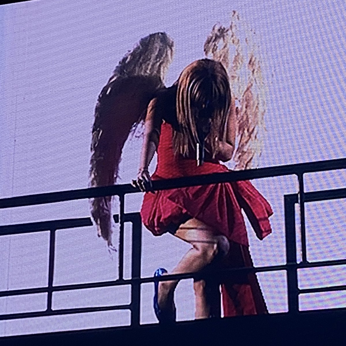 iwyeom's tweet photo. pinkpantheress - zénith de paris, may 31st ♡ https://t.co/UfF55vggqB