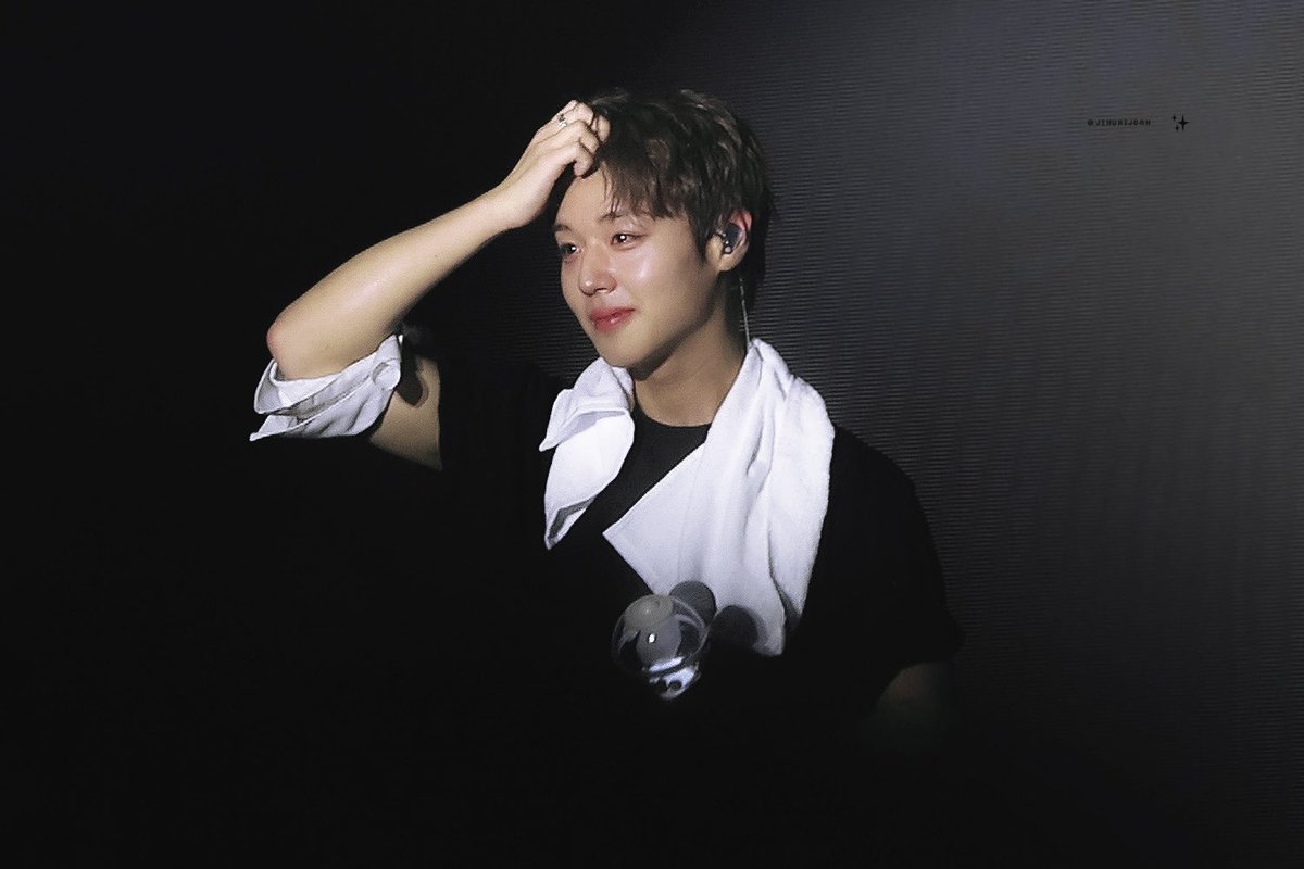JIHUNIJOAH's tweet photo. 260531 FAN CONCERT 
[RE:FLECT] in SEOUL #박지훈 https://t.co/N0UiZKq15c
