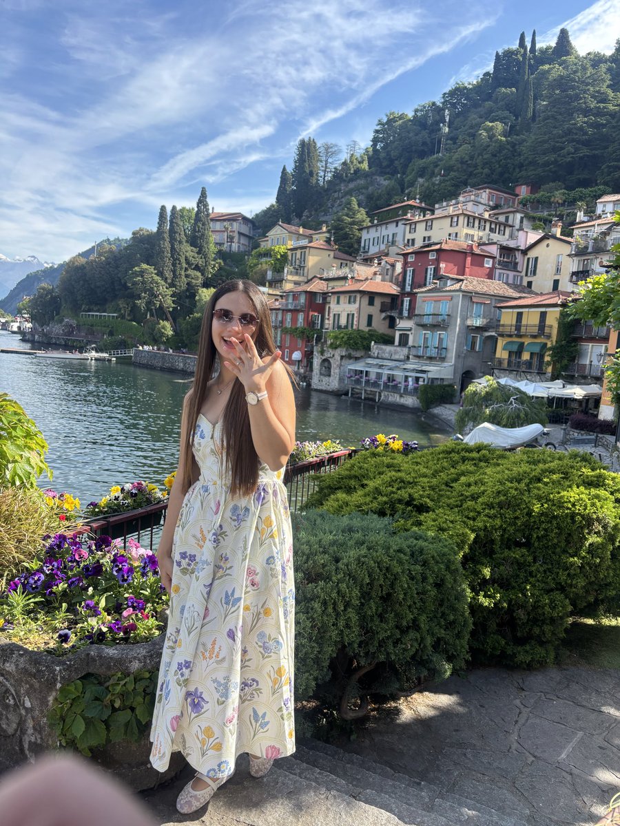 vanePardo08's tweet photo. Entre todos los caminos, elegí el nuestro. Le dije sí al amor de mi vida.♥️💍 https://t.co/AyNHEhJtLF