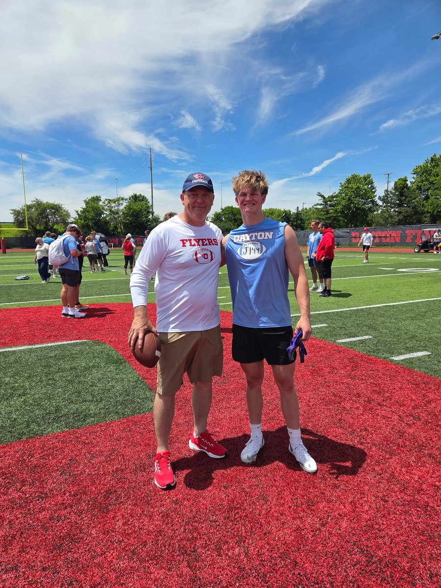 KeeganZurn's tweet photo. Thank you so much to @coachyakes7 and @TDAndrews4 for taking the time to give me feedback today. I loved every second of the opportunity to compete and learn from @DaytonFootball! @ButlerAviatorFB @JSutherland07 #widereceiver #classof2028 https://t.co/8OGQpl04Sh