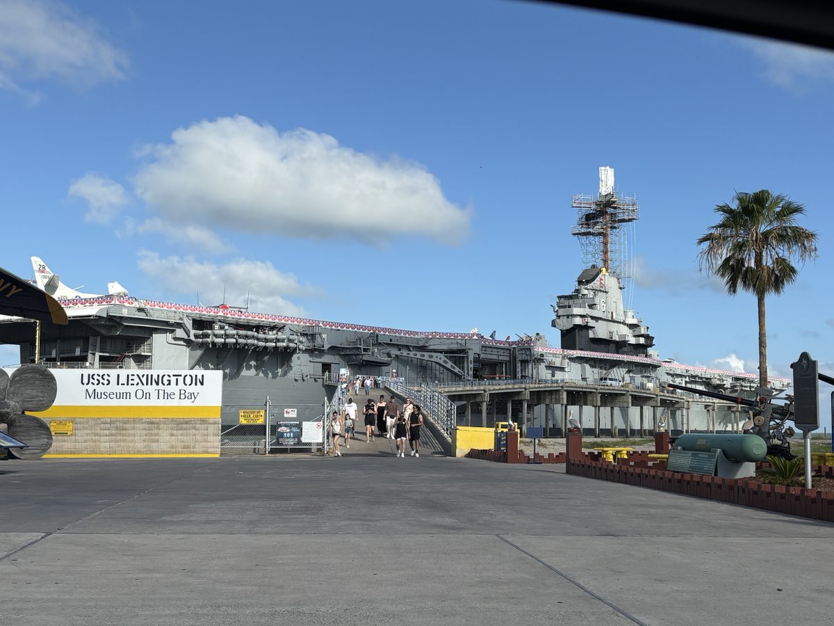 wrcannon2's tweet photo. Awesome day at the USS Lexington Museum Corpus Christi, Texas @spann https://t.co/LHN3FjSUnO