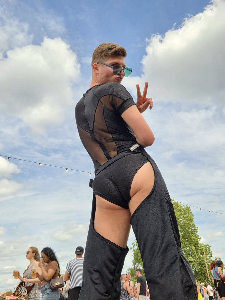 simonhagain's tweet photo. @mightyhoopla was fantastic! And loving my @Omohonia1 look! https://t.co/Klrlgx28rQ