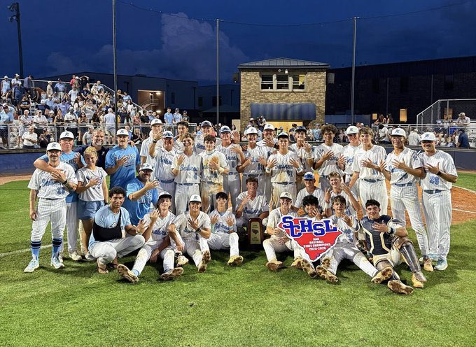 ErskineFousek's tweet photo. State Champs! 🏆

What a year! Proud of this team and all we accomplished together.

Season:
6-2 W-L | 26.0 IP | 3.77 ERA | 28 K | T86

@SabreBaseball @TheCanesBB @CanesBBScouting @FEveritte16 @diamondprospect @PrepBaseball_SC @SammyEsposito41 @PG_Scouting @PG_Uncommitted @pbtscouting