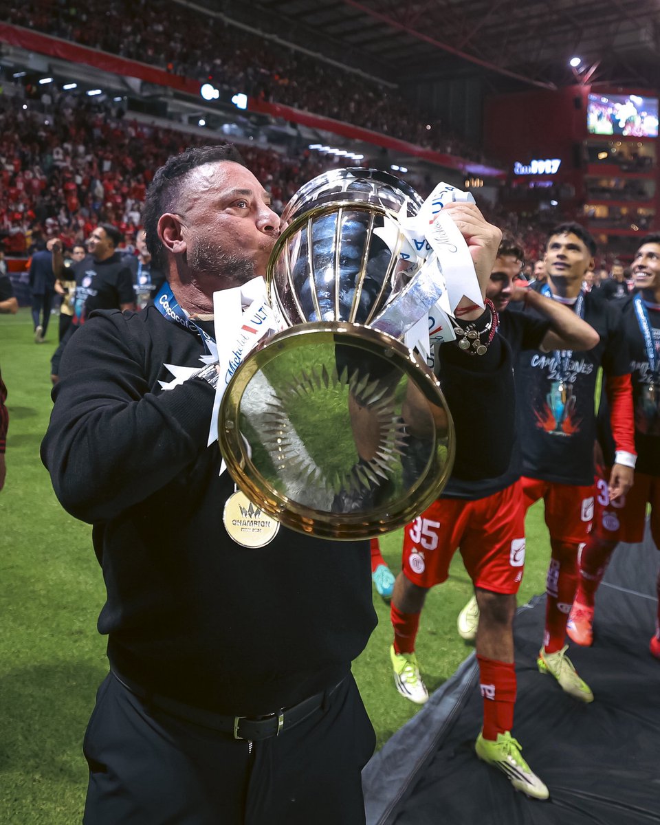 CafeDiablos's tweet photo. 🏆 Campeón Clausura 2025
🏆 Campeón de Campeones 2025
🏆 Campeones Cup 2025 
🏆 Campeón Apertura 2025 
🏆 Campeón Concachampions 2026

AURA https://t.co/dW533G5TzV