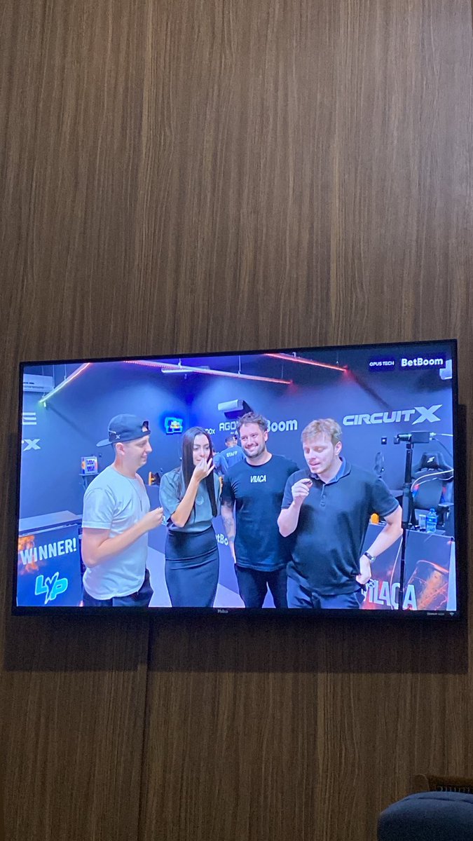 anaflaviag__'s tweet photo. Não tenho palavras pra elogiar esse time! Foram muitas risadas e sem dúvida a melhor edição! @circuitxgg https://t.co/UPSxPJ3WfF
