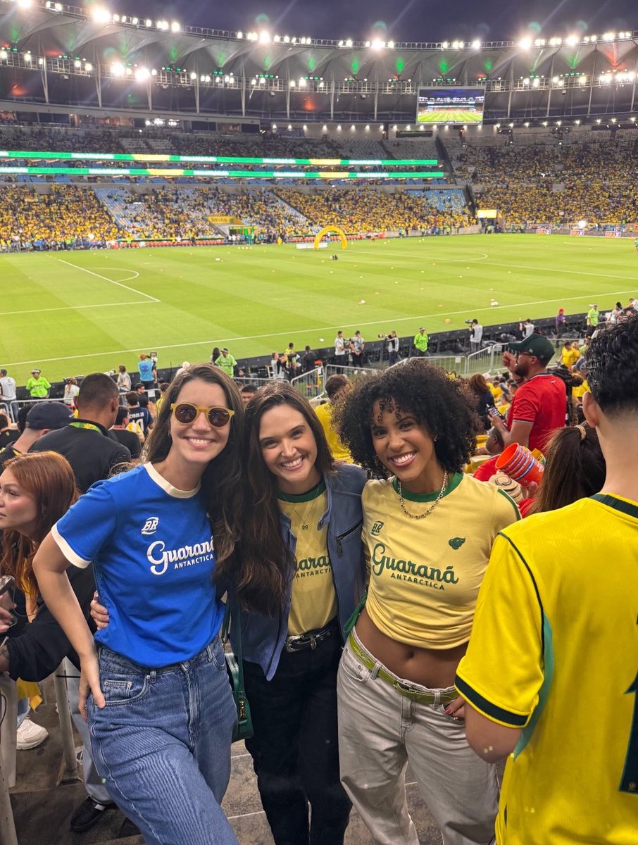 paivaftsantos's tweet photo. as irmãs mancini 🤍🥹 https://t.co/MBcnncCnRk