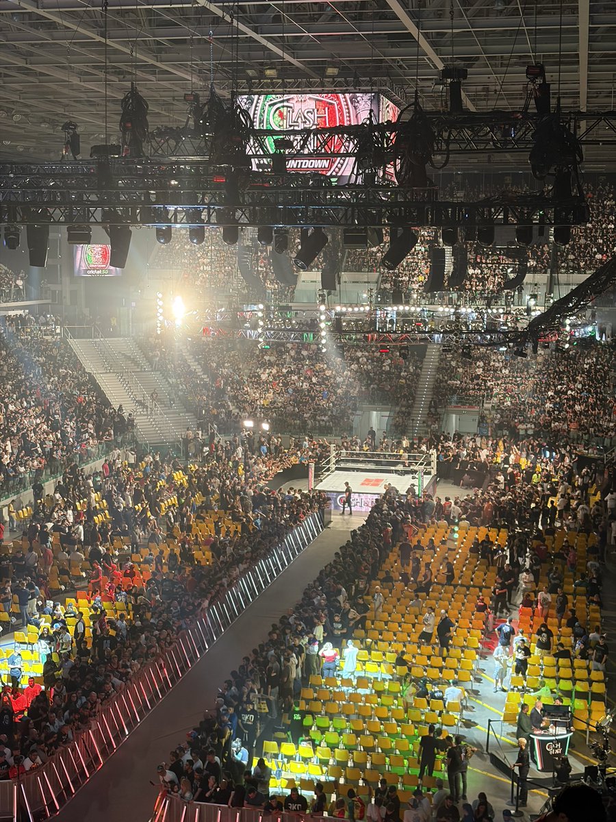 Geostigma87's tweet photo. #ClashInItaly #WWE 45 minutes from home…. https://t.co/VtmkOgSsBp