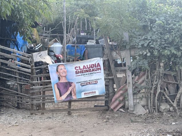 DanielMalpica95's tweet photo. Ya de regreso en casa después de ir al sócalo al miting de hapollo a nuestra precidenta Claudia.

Y con $600 varos en la bolsa, para que les harda más a los fachos.

#RedAMLO #La4Tva #ClaudiaDaResultados
#ClaudiaPresidentaDeMéxico https://t.co/eHIRbxk4Hy