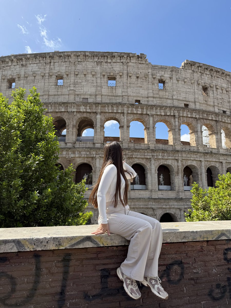 vanePardo08's tweet photo. Un sueño más tachado de la lista. Qué lugar tan increíble. 🇮🇹♥️ https://t.co/d8Hjxqt72U