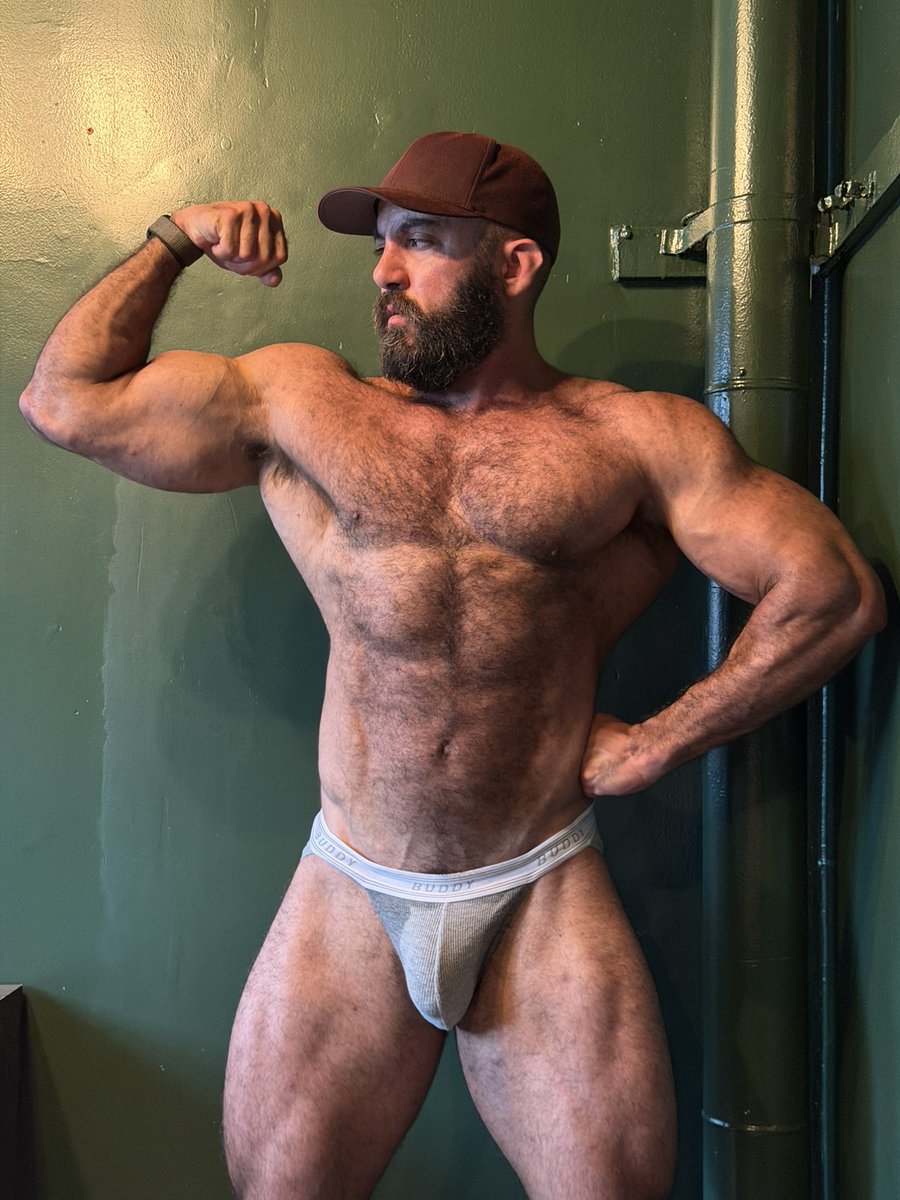 MUSCLEFOXXX | 📍Los Angeles tweet media