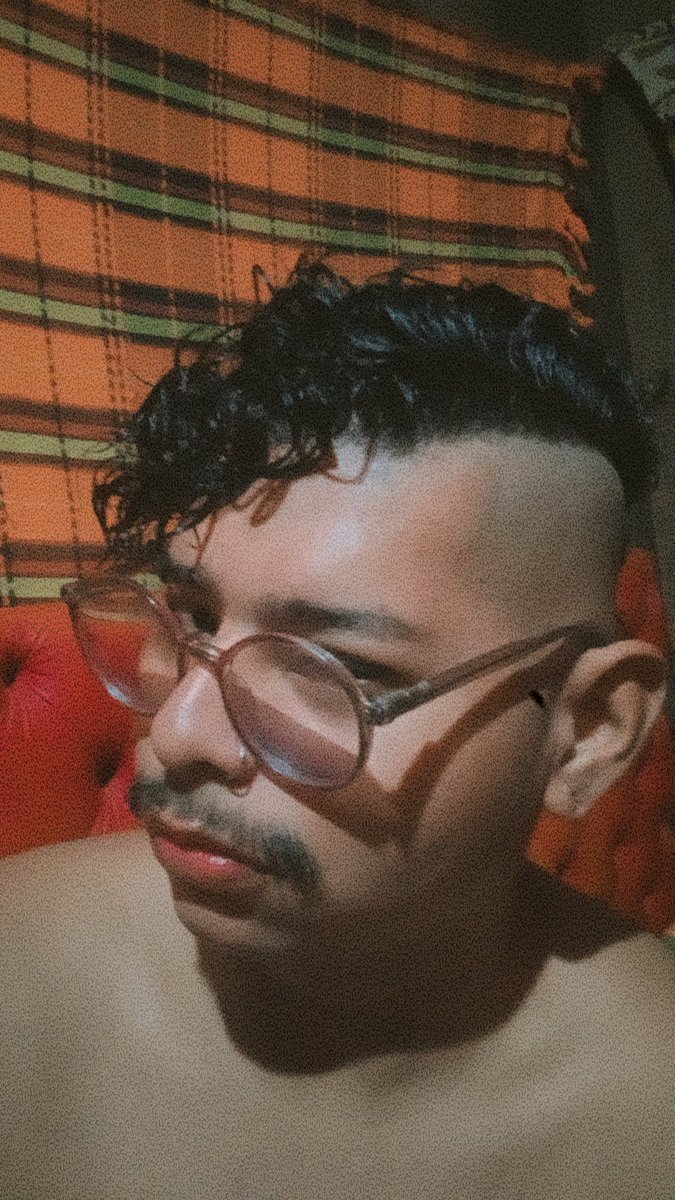 LuzGambas1's tweet photo. Gostaram do meu novo corte 💜🔥
#NSFW #NewProfilePic #PINTOAWARDS  #BUCETAWRDS #paucarinhoso #bundawards  #sexyboy #bigmen #XOTAAWARDD #nsfwtwt #bogboys #panssexual  #bissexual #emo #alternative #Gettingoff #gordinhos https://t.co/G6gNKXaK1X