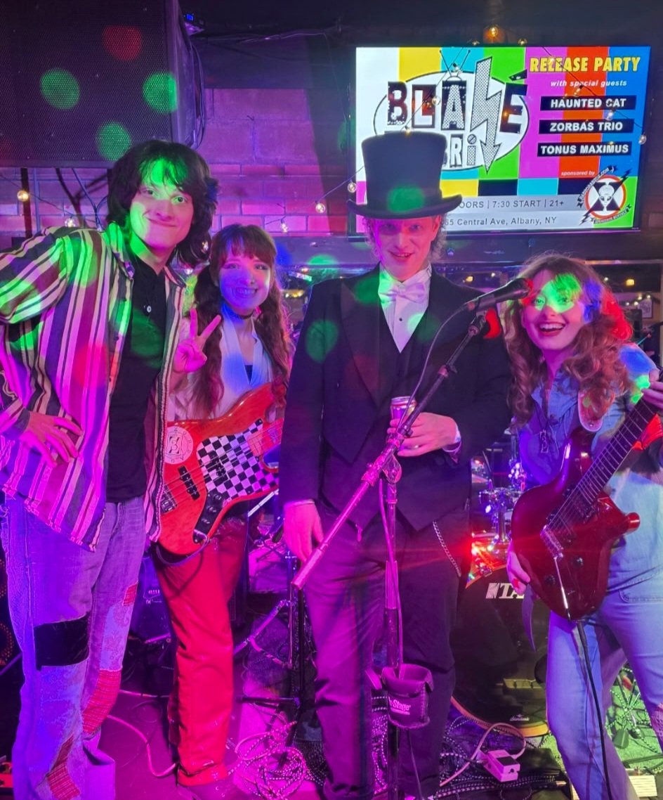 ZorbasTrio's tweet photo. https://t.co/1scx0flAkz #albanymusicscene #ZorbasTrio #BlaseDebris #HauntedCat #TonusMaximus #518music https://t.co/XyPW2wKCZO