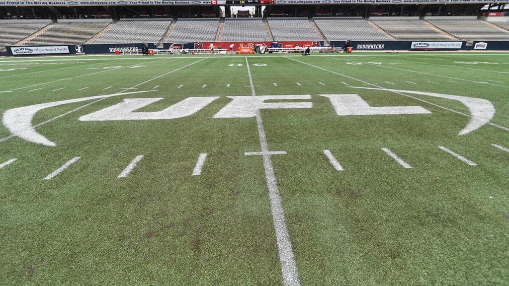 PeezyEdits's tweet photo. @RepoleStable Next Season, the UFL needs to have an presentation change. New Commentary Crews. New Scorebugs. The scorebugs have been the same since the XFL days. UFL on Fox needs their own theme song, not the NFL theme. I also expect more attendance and real field art. #UFL https://t.co/LQssBiT1P8