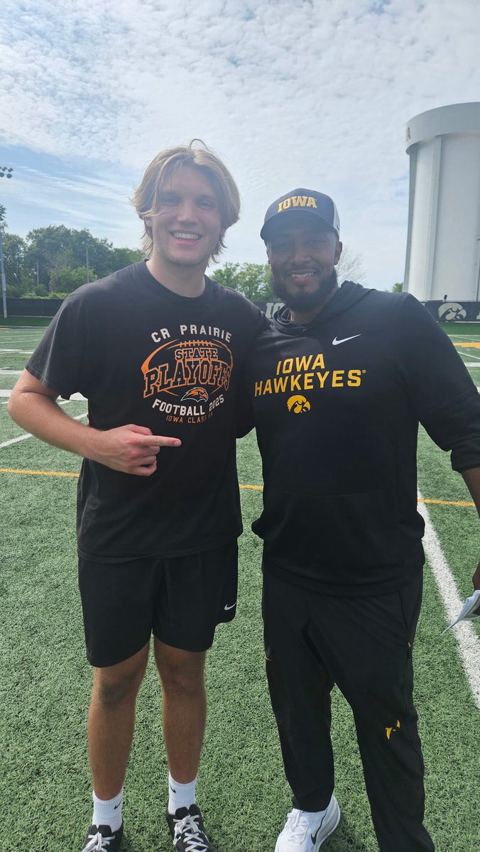 CaelKongshaug's tweet photo. Had an amazing start to camp season at @HawkeyeFootball this afternoon! Huge thank you’s to @CoachVandeMerkt @CoachTimLester and @CoachManson16 for the opportunity to work with them! Can’t wait to continue to improve this summer! @crpfootball @TylerBarnesIOWA @PrepRedzoneIA @EliotClough