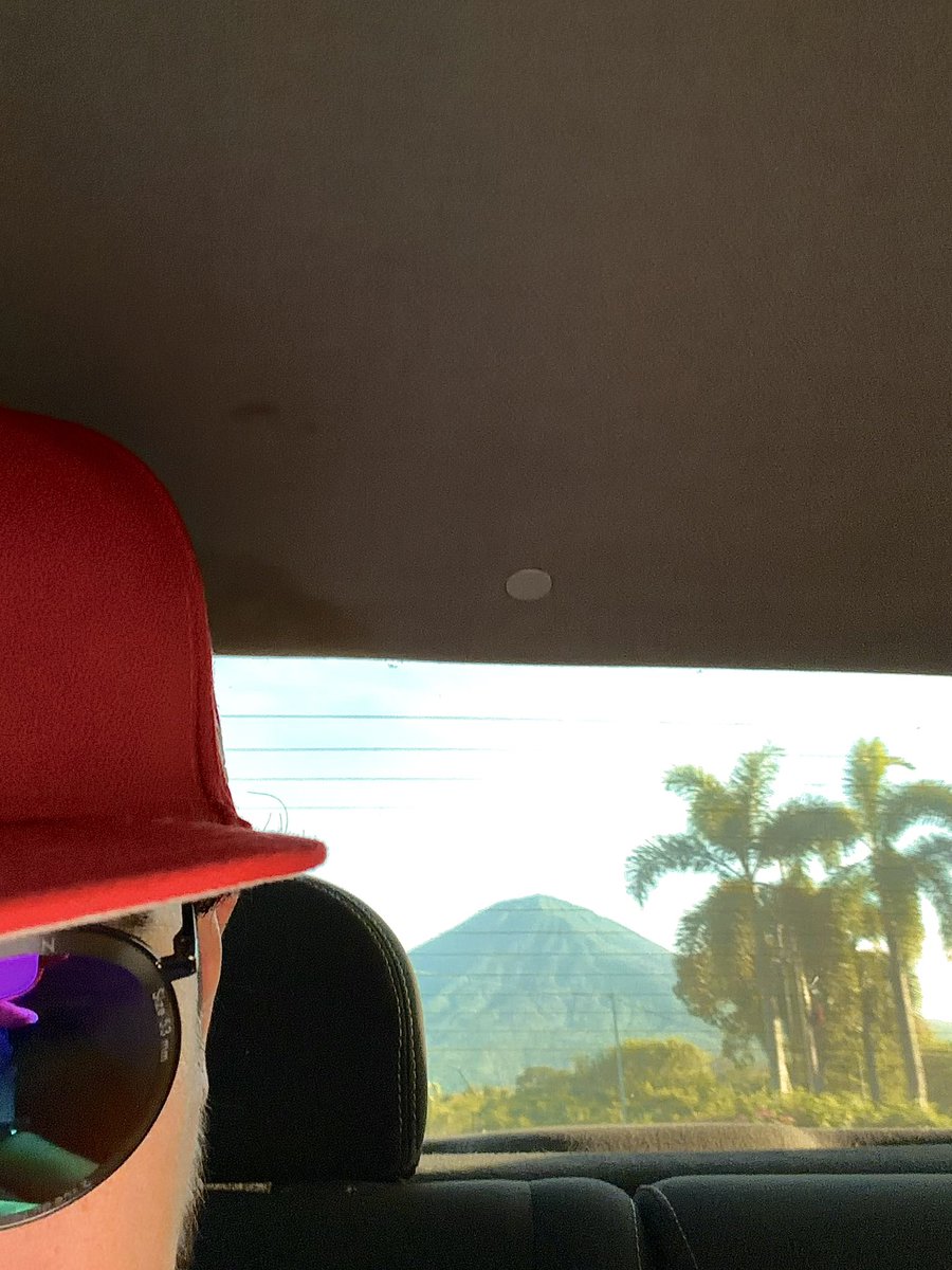 jayceeguwop's tweet photo. Got a volcano in my backyard. Nah fr https://t.co/TkkJSn65WE