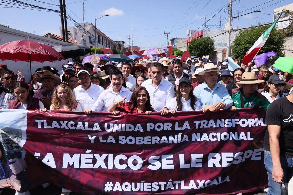 Mariana_tlx's tweet photo. Acompañamos a la presidenta @Claudiashein en su Informe de Rendición de Cuentas.

Desde Tlaxcala seguiremos trabajando en coordinación para fortalecer derechos, ampliar oportunidades y generar bienestar para las familias. 🇲🇽✨

#TransformamosVidas https://t.co/ebvq9331oe