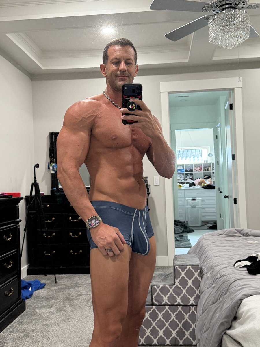 master_felx's tweet photo. While you’re staring, your mind is already getting weaker… your wallet is getting heavier… and that pathetic clit is betraying you. FAGGY C'mon let do this https://t.co/7KZ9BClGjY