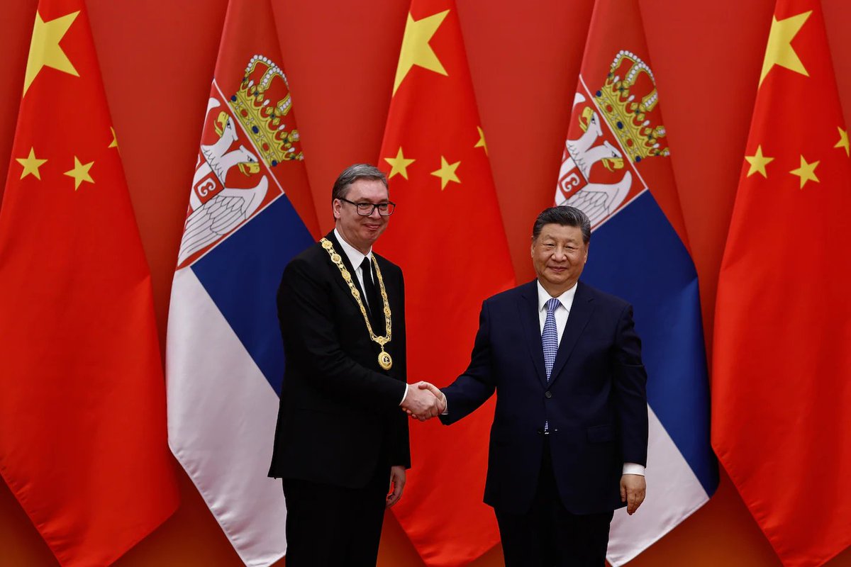 Jon855257588205's tweet photo. @serbiainenglish @avucic @FoxNews @realDonaldTrump To stay in power Vucic will kiss anybody's arse! https://t.co/urnwunuFbL
