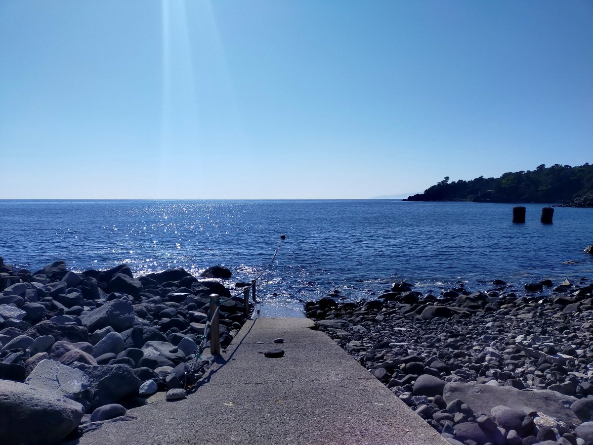 FutoDS's tweet photo. 6/1  (月) 富戸の海況【OPEN】

穏やかな海況です！

透明度 10〜15m
水温 18〜21℃

※最終エキジット
平日　16:00
土日祝日　16:30

公式instagram 港周りの情報、時々水中写真などをUP！
https://t.co/xi6x8rHxS5 https://t.co/nxtLBEy9it