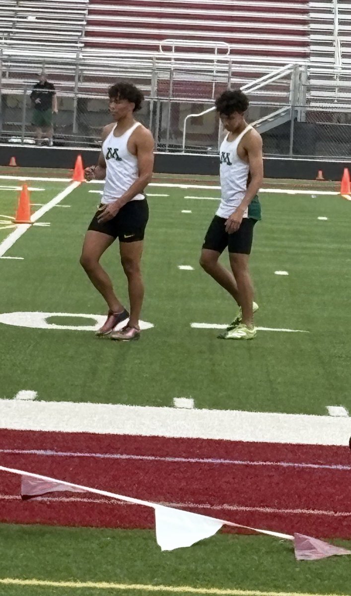 MinnTakeoff's tweet photo. Was fun watching @elliot_mysz do double duty this weekend, helping Rochester Mayo HS 4x100 and 4x200 relay teams with his brother, @DannyMyszkowski, qualify for the state meet and play with @MnHeatGVR in the NHR state tourney.  Crazy schedule! @MayoSpartyhoops @christoffer_dan https://t.co/YRbX3Q08ZW