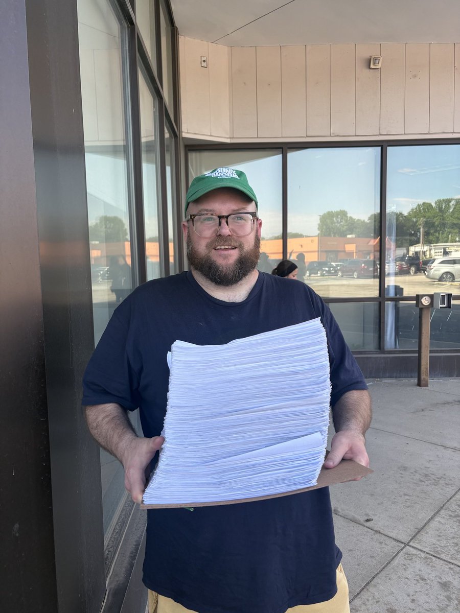 GroundworkDSA's tweet photo. And a special thanks to field lead Wally and chapter co-chair Lyra, both Groundwork members, who helped write and execute the field plan that made it happen! https://t.co/AYxGDO9SqE