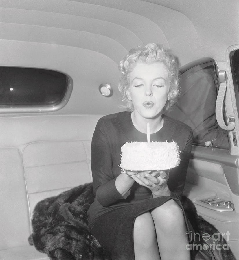 Gracro5's tweet photo. Marilyn Monroe's 100th Birthday 🎂 
1st June 1926 - 1st June 2026 https://t.co/9SSUh6wWqX