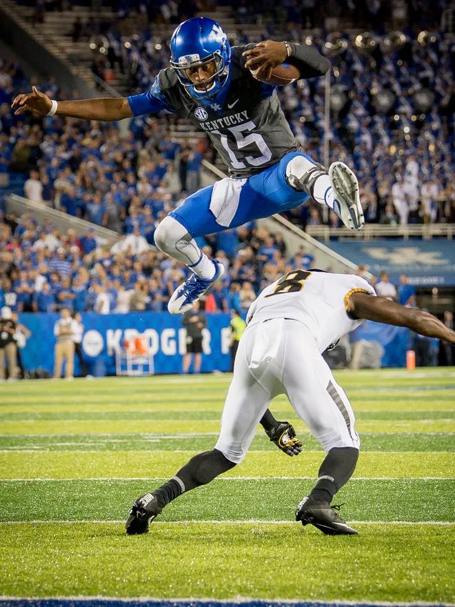 MatthewPangaro's tweet photo. Looking forward to being at @UKFootball tomorrow go wildcats‼️ @Coach_NateD @CoachWillStein @ptbiondo @CoachJoeSloan @jerretmcelwain @HickmanCarson_ @TaftFootballCT @CoachBenChapman @SWiltfong_ @AllenTrieu @Andy_Villamarzo @samspiegs @adamgorney @coach_hadac @M2_QBacademy https://t.co/qnDIP3tUno