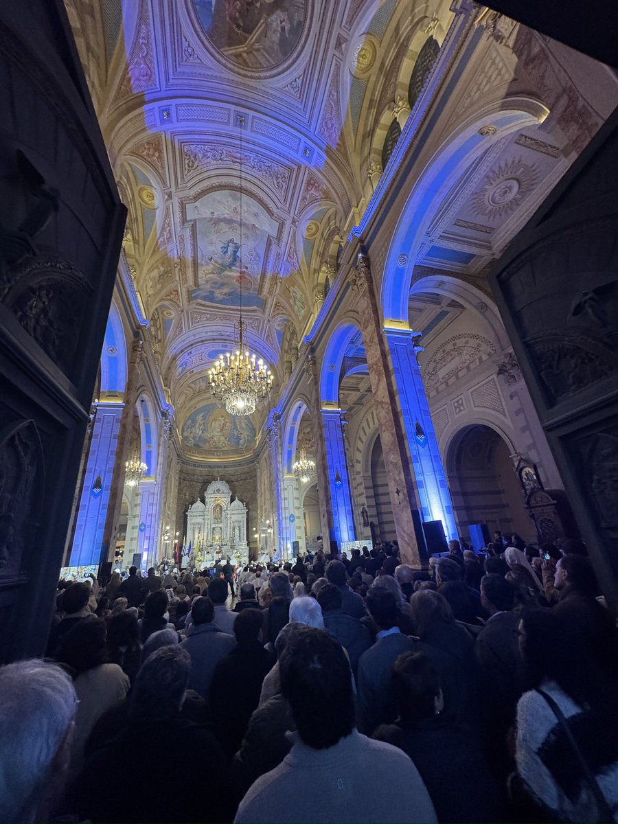 Ignacio_Costa's tweet photo. Participamos en la histórica ordenación episcopal de Mons. Alfonso Bauer, nuevo Obispo de Florida. 
Para destacar el trabajo que realizó el ahora Obispo emérito Martin Pérez Scremini.
Muchos desafíos por delante para la iglesia católica toda, en especial en Florida. https://t.co/8cWCO3NtSz