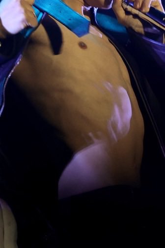 woolipmole's tweet photo. I THOUGHT HE WAS NAKED LOOK AT THIS INSANE ARCH https://t.co/dIB5SkEyn0