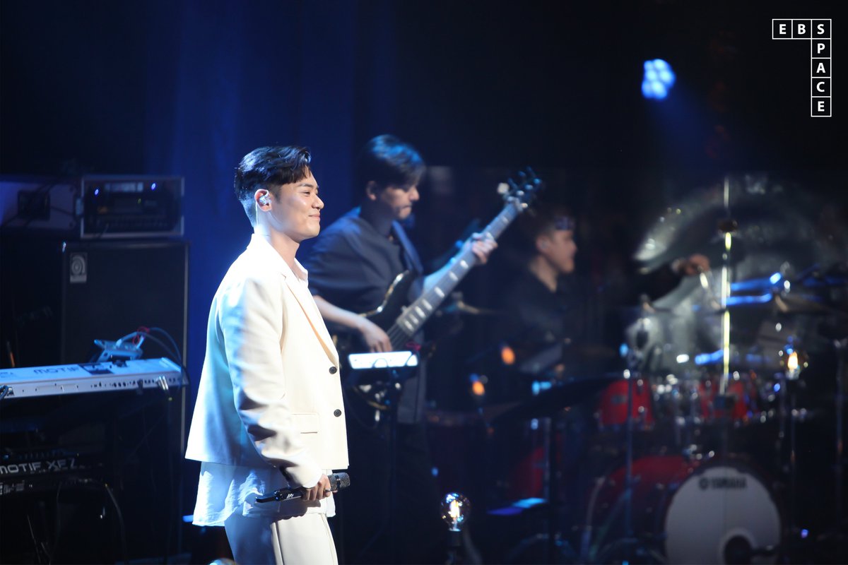 LapoemStory2's tweet photo. #3년전_오늘의_라포엠

2023.06.01. (목, 08:00 PM)

#라포엠 #유채훈 

<EBS 스페이스 공감> 녹화
유채훈 - 꽃으로 서 있을게

📺https://t.co/8Rcbrk4vAR

@ EBS 스페이스 홀

별의 기억
산책
꽃
마중
석별
Love Poem
pieces
하얀 사막
스물다섯, 스물하나
Ilmondo

(2023.07.22. 방송) https://t.co/aSDGKJfMn3