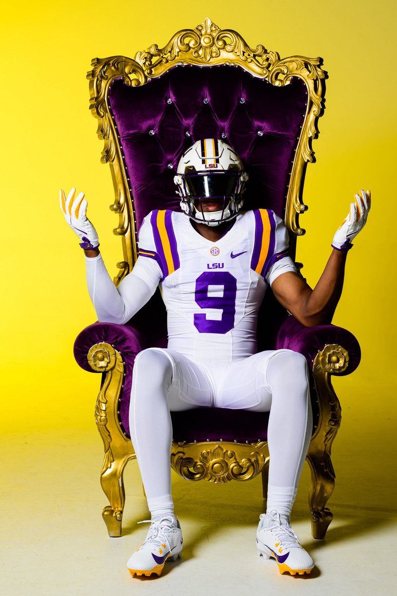 abrahamljs's tweet photo. Great Visit. Thank you @LSUfootball @CoachSterlLuc @Lane_Kiffin https://t.co/cIsKLCssQ9