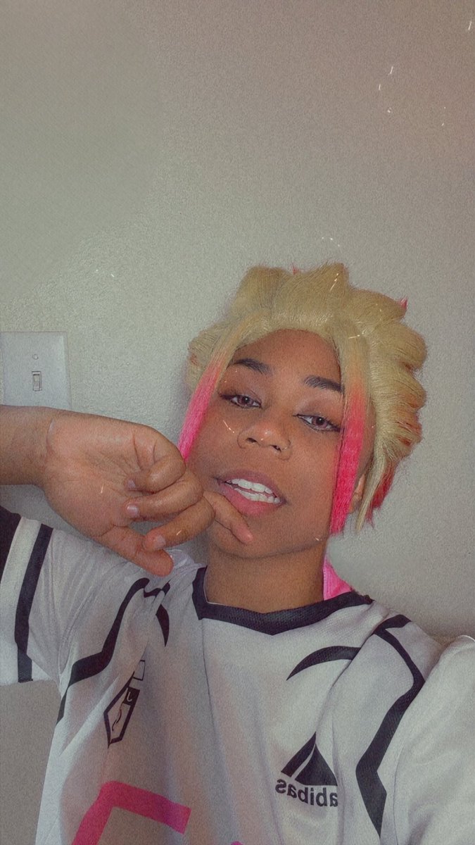 CosplayEnergy's tweet photo. Finally time for a Shidou cos-test ⚽️ https://t.co/MXTPVVIWr1